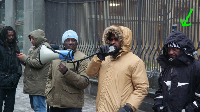 Op 11 december 2017 was hij er bij in Den Haag toen er gedemonstreerd werd tegen de collaboratie van de Nederlandse staat met dictator Al-Bashir.