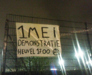 In april verscheen er een flink spandoek naast het Tilburgse Centraal Staton.