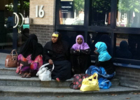 Op de stoep bij de IND in Den Bosch.