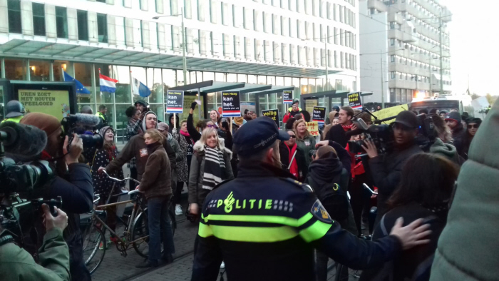 De facto blokkade van trams naast Den Haag CS