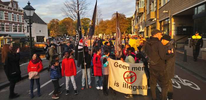 En voor het kopspandoek liepen nog deze kinderen.