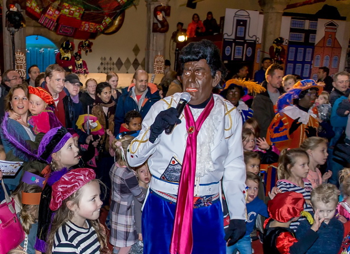 Blackface Elvis.