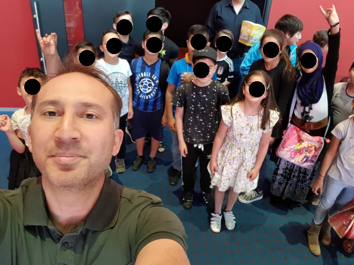 Kinderen leren het fascisme vroeg bij de vereniging Hoca Ahmed Yesevi van Abuzet Bozbiyik.