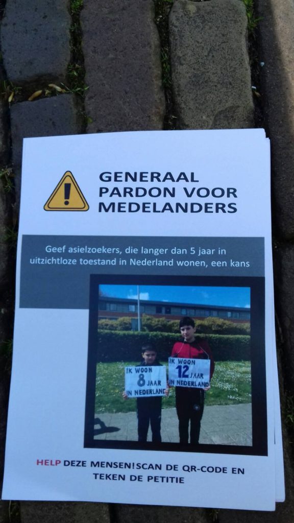 Flyer met een verwijzing naar de petitie.