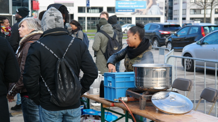 Er was gezorgd voor een hapje en drankje.