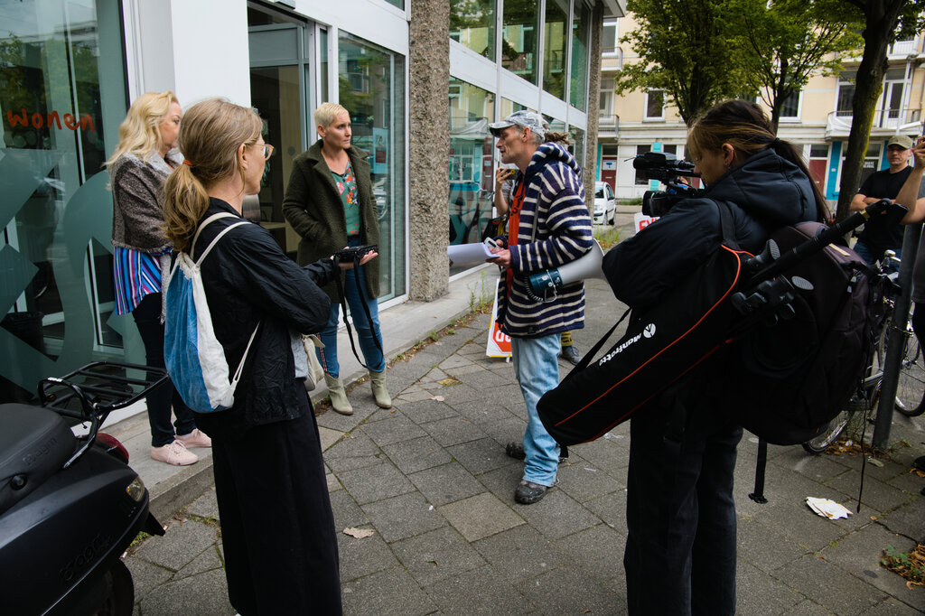 De groep spreekt met vertegenwoordigers van Havensteder.