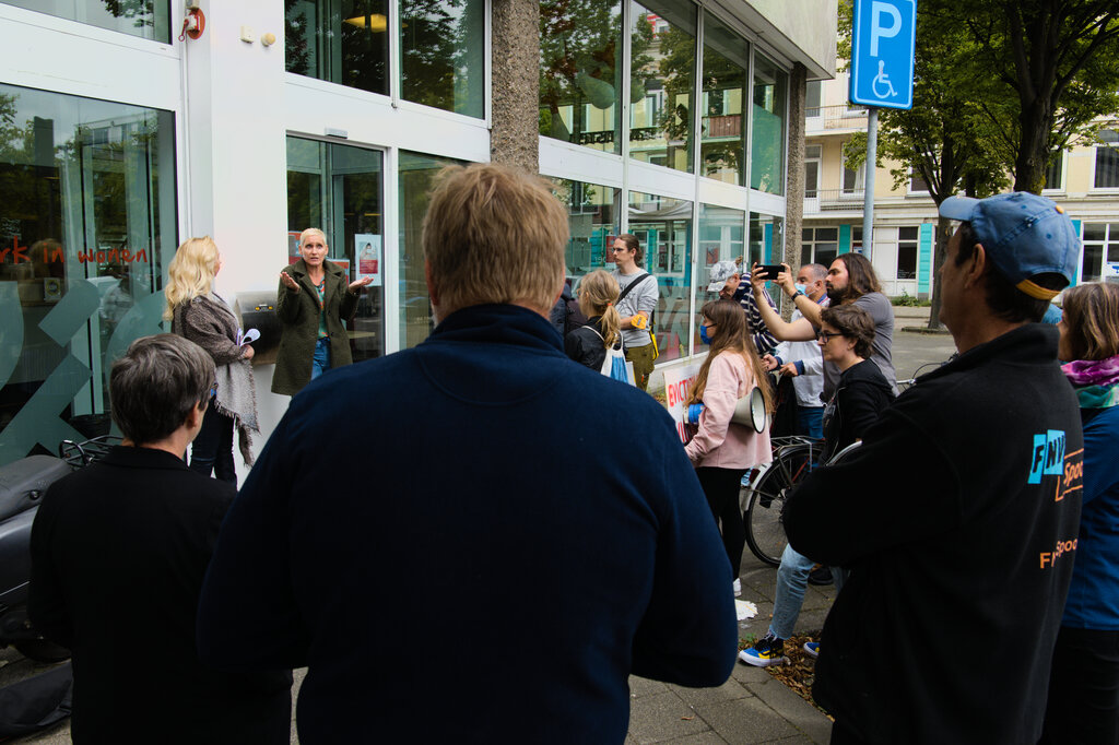 De vertegenwoordigers van Havensteder die tegenover de groep aangeven dat ze het probleem snappen maar weinig kunnen betekenen.