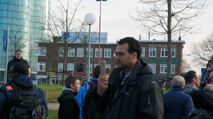 Deze journalist had even tevoren klappen gekregen van een extreem-rechtse activist.