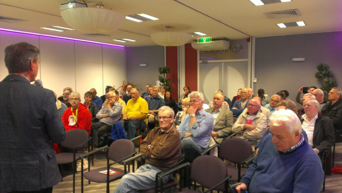 De zaal aan het begin van de bijeenkomst. (foto: Lennart Feijen)