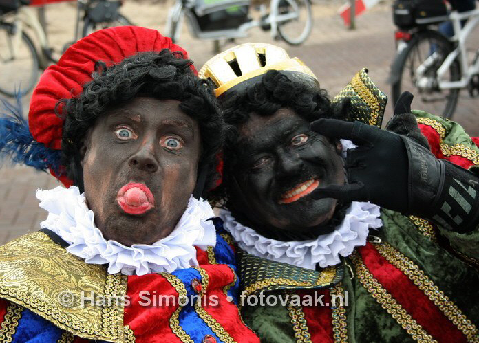 Scheveningen: zoek de verschillen tussen Roetveeg en Zwarte Piet (foto: Hans Simonis)