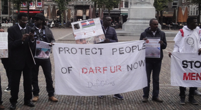 Ook op het Plein: "Bescherm de mensen van Darfur nu!"