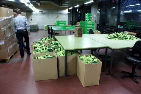 Packing sponges in the forced labour center in Leiden.