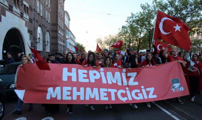 Demonstratie in Nederland van de TGB tegen de PKK.