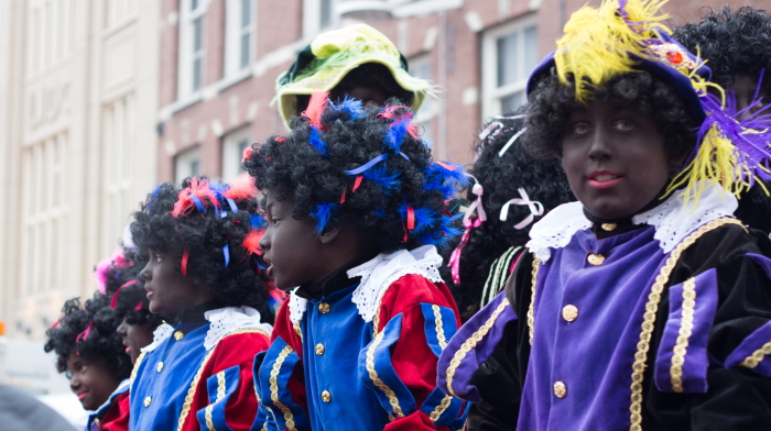 Zwarte Pieten bij de Leidse intocht (foto: Karla Isidorou)