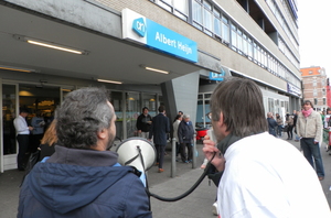 Activisten roepen Albert Heijn op om te stoppen met dwangarbeid.