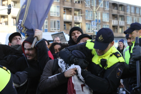 Politie-demonstratie van 28 december. (foto: Jan Kees Helms)